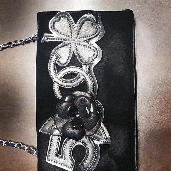 Chanel Camelia Single Chain Shoulder Bag Purse Black Velvet - Picture 2 of 12